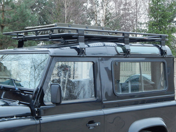 Bagażnik dachowy Land Rover Defender 90 z siatką.